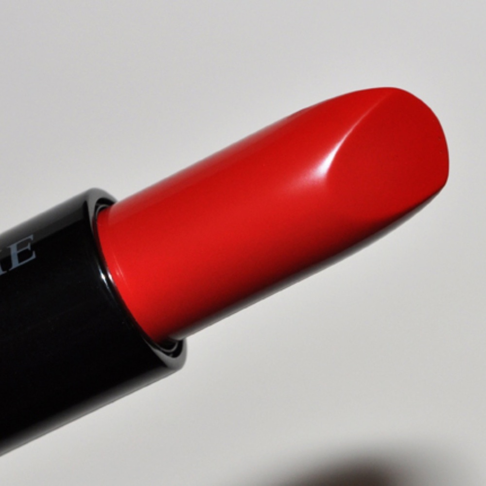 Lancôme "Red Stiletto" (181) (Cream) Bold Red Color Design Lipstick